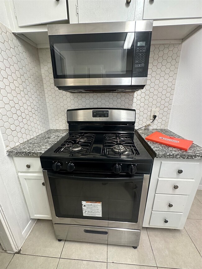 Building Photo - 3826 Botany Ln