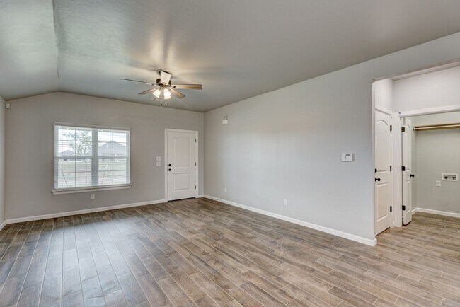 Building Photo - 634 Juniper St