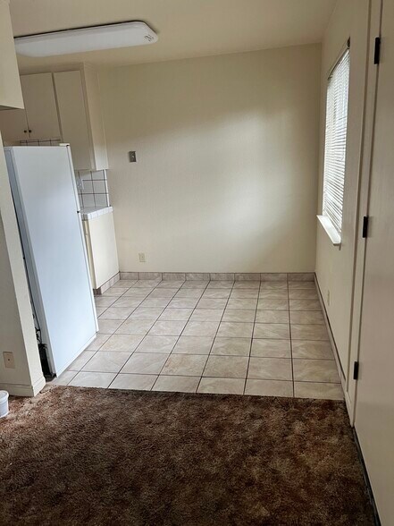 Building Photo - 224 Eastside Dr