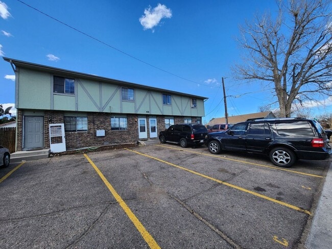 Building Photo - 49 Chestnut Dr