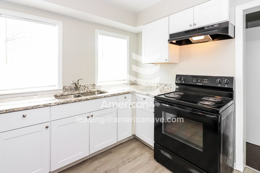 Building Photo - 7859 James A Reed Rd