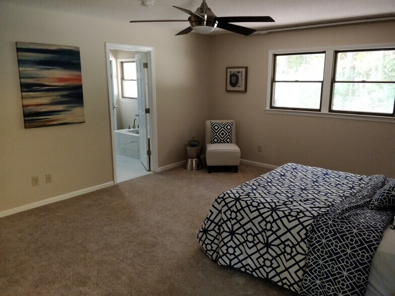 Building Photo - 2320 Carson Drive