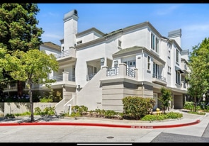 Building Photo - 440 Navaro Pl