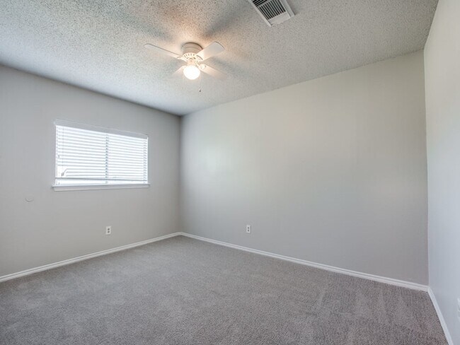 Building Photo - 9706 Highland Creek