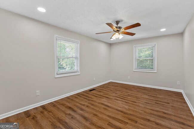 Building Photo - 3769 Amber Rd NW