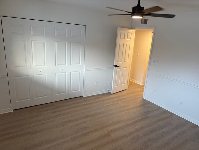 Building Photo - Beautiful Beachside Condo in the Heart of Ormond Beach  $1300
