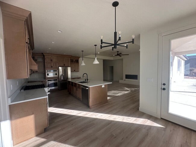 Building Photo - Beautiful New 4 Bedroom Home in Cedar City!