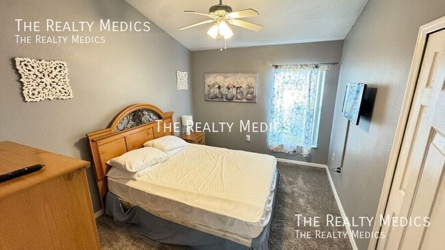 Building Photo - 4802 Cumbrian Lakes Dr