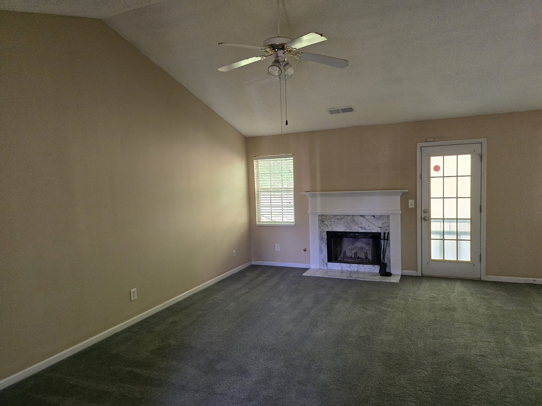 Building Photo - 154 Amelia Garden Way