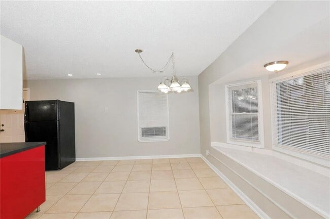 Building Photo - 2018 Pryor Rd SW