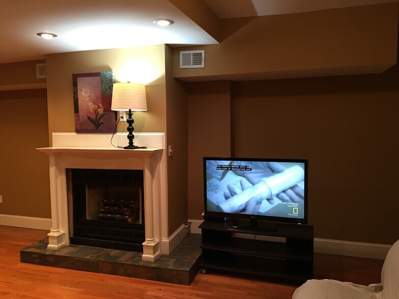 Building Photo - 1743 N Capitol St NE