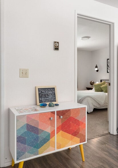 Building Photo - 804 N Main St