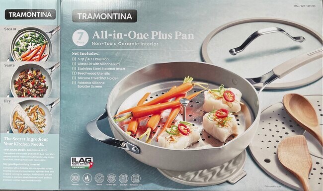 Building Photo - Golfside Villa