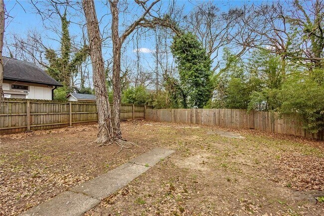 Building Photo - 1585 Archer St SW