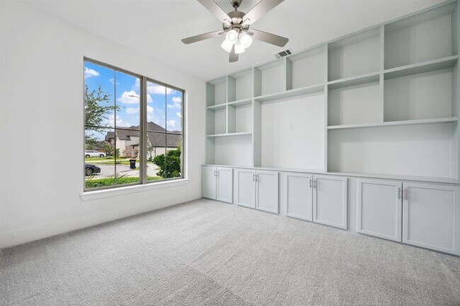 Building Photo - 863 Sarasota Shore Dr