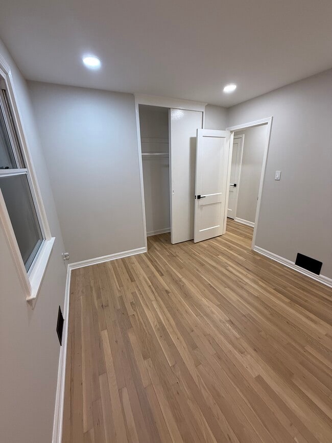 Building Photo - 9809 Montauk Ave