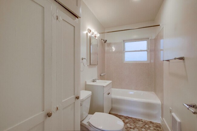 Building Photo - Spanish Garden Style Apartment Community