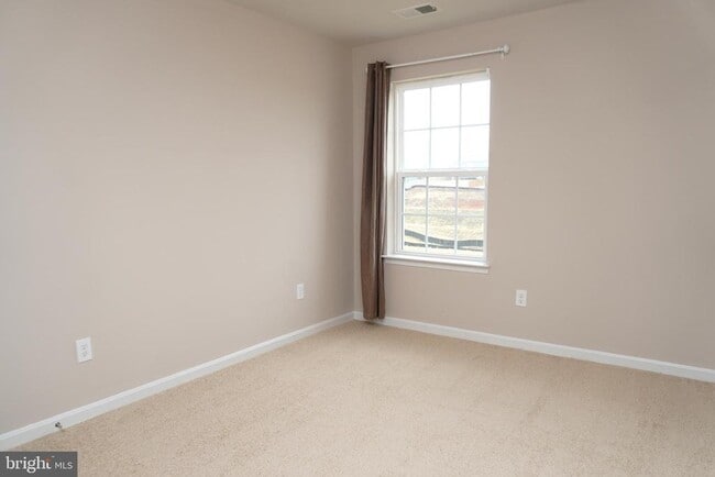 Building Photo - 238 Gumspring Dr