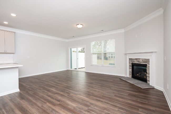 Building Photo - Elegant 3-Bedroom, 2.5-Bath Townhome with Modern Finishes ($1950/mo rent***)
