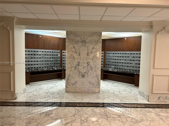 Building Photo - 5600 Collins Ave