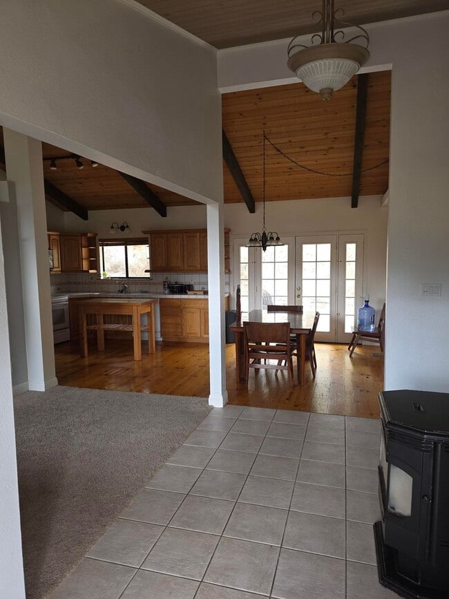 Building Photo - Beautiful 3BR/2BA Bear Valley Springs Home...