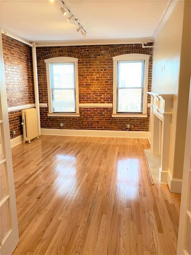 Building Photo - 880 Massachusetts Ave