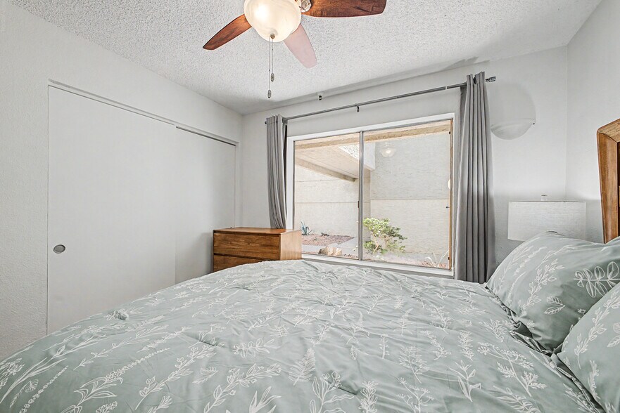 Building Photo - 7474 E Earll Dr