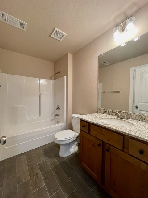 Building Photo - 442 Rineel Ave
