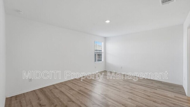 Building Photo - 466 Fairy Duster Dr