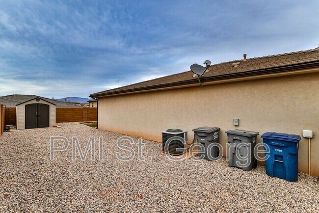 Building Photo - 3731 E Shooting Star Ln