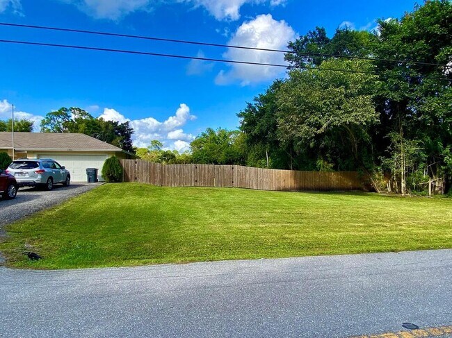 Building Photo - 17461 W Alan Black Blvd