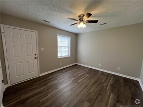 Building Photo - 1437 Ireland Dr