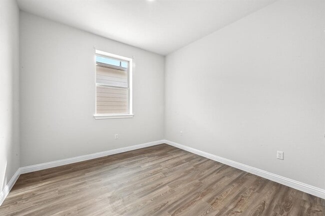 Building Photo - 7902 Mellencamp Dr