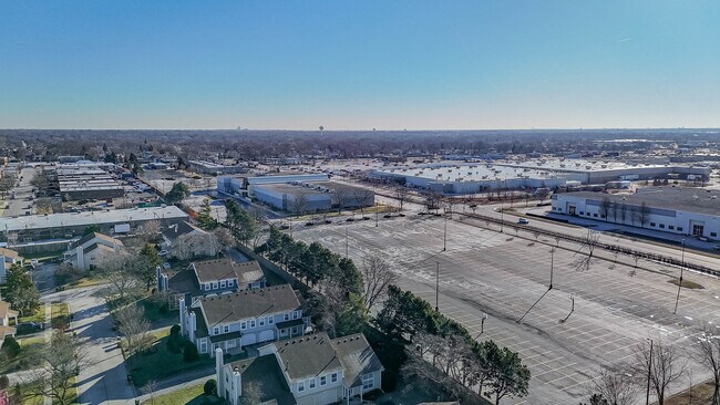 Building Photo - 237 Acorn Dr