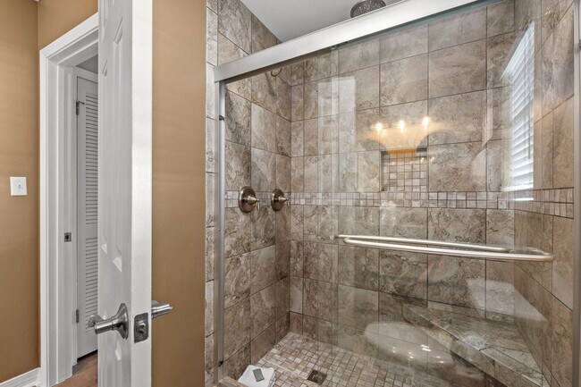 Building Photo - 4465 Clipper Cove