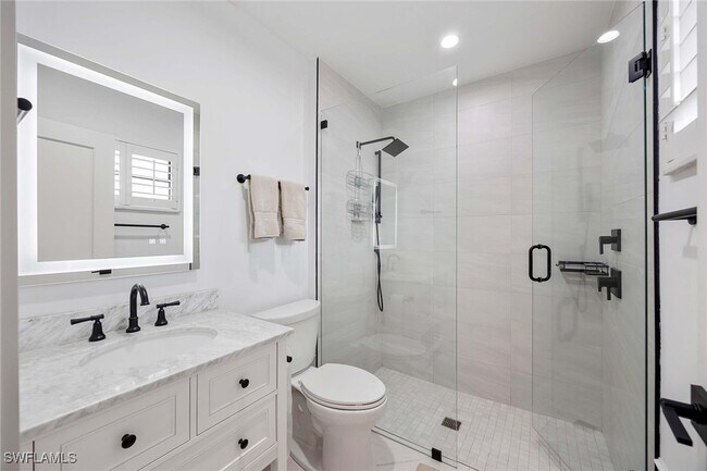 Building Photo - 4455 Gordon Dr