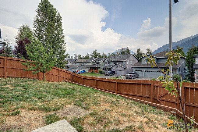 Building Photo - Eagle Crossing w/ Mountain Views