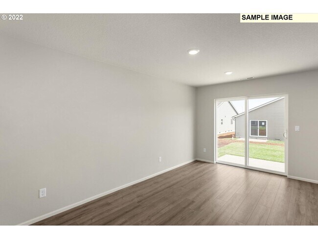 Dining Area - 389 Cornwell St