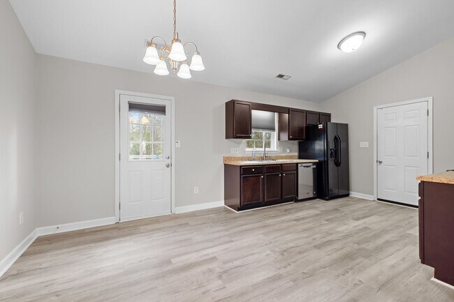 Building Photo - Woodbury Farms