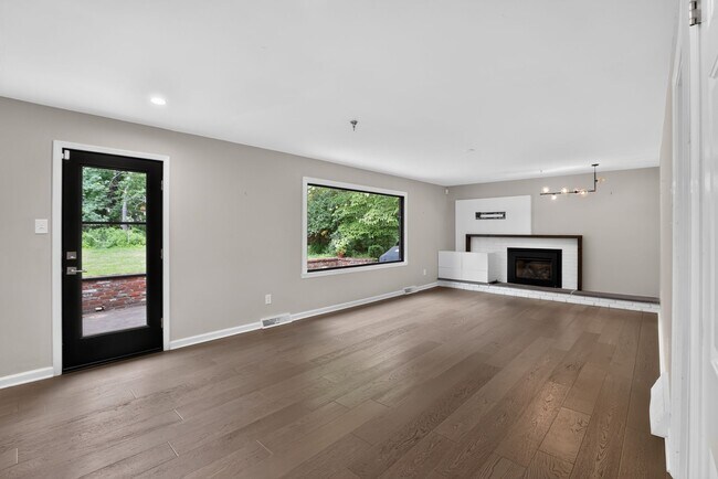 Building Photo - 6 Mill Race Pl