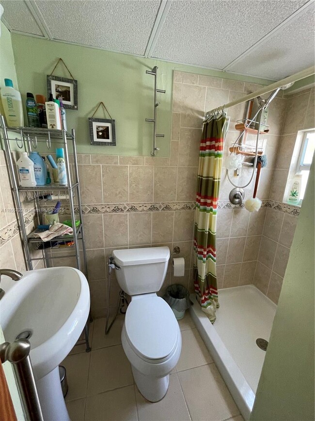 Building Photo - 362 Oleander Dr