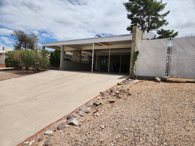Building Photo - 6968 E Princeton Dr