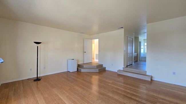 Building Photo - 1241 Vinetree Dr