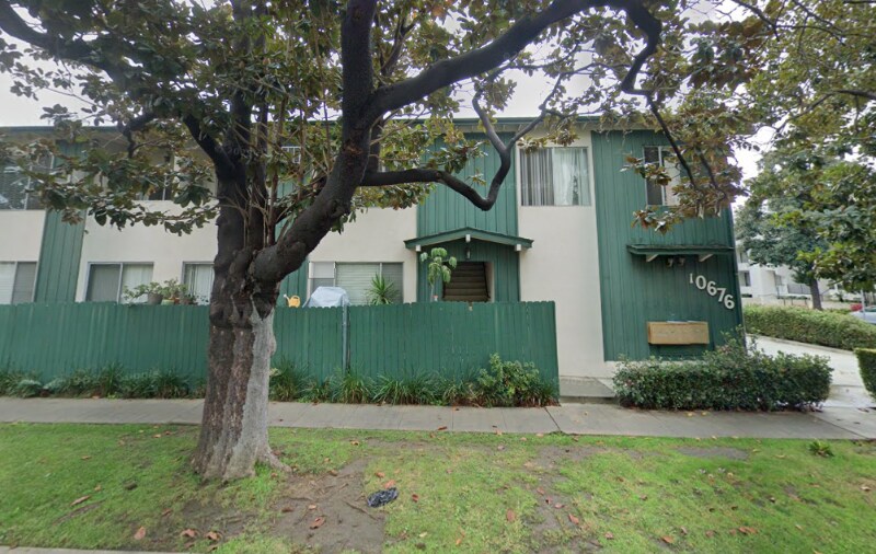 Building Photo - 10676 Missouri Ave