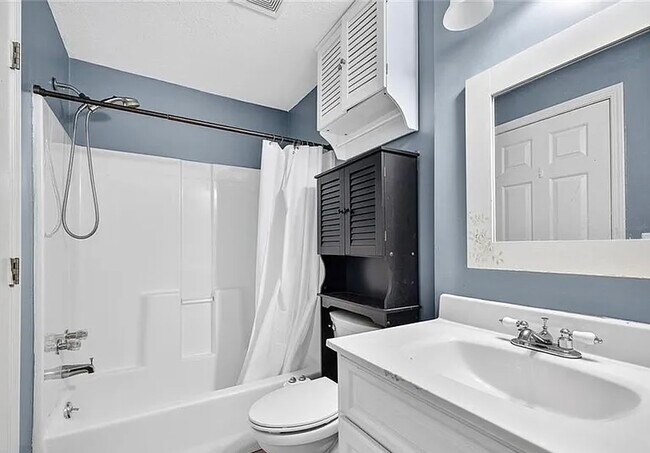 Building Photo - 2571 Temple Johnson Rd SW