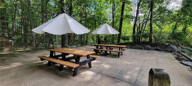 Building Photo - 22 Essex Ct