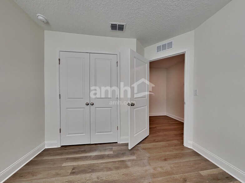 Building Photo - 11560 Bay Hl Cir