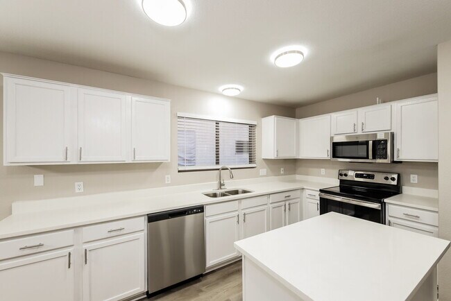 Building Photo - 3841 W Villa Linda Dr