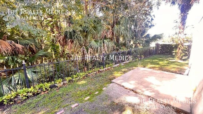 Building Photo - 331 Freedom's Ring Dr