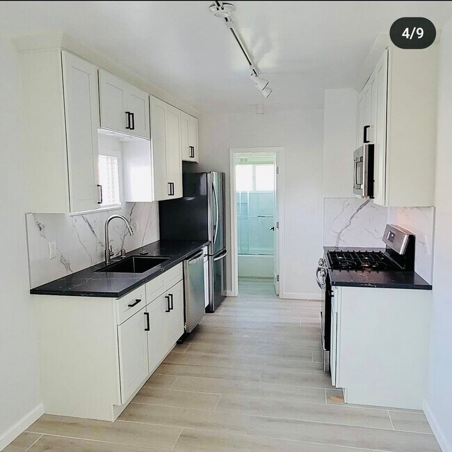 Primary Photo - 1355 W 23rd St